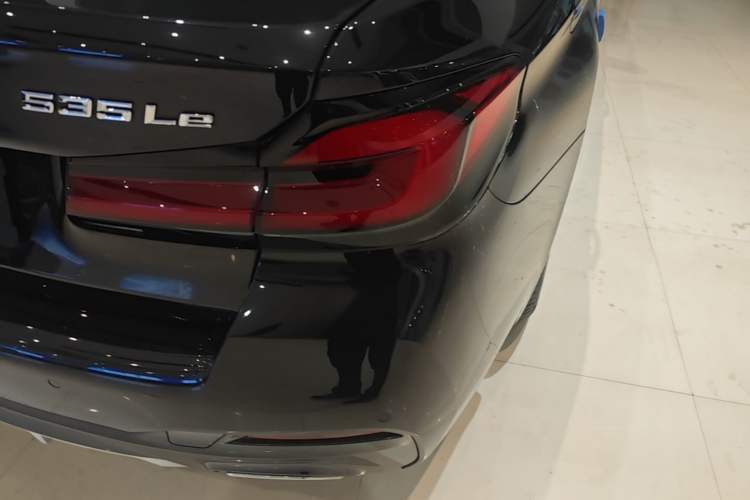 Used BMW 5 Series New Energy 2022 535Le Pioneer Edition M Sport Package Right Rear Taillight