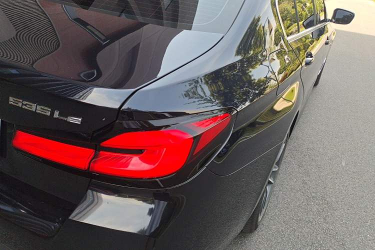 Used BMW 5 Series New Energy 2022 Restyled 535Le Pioneer Edition M Sport Package Right Rear Taillight