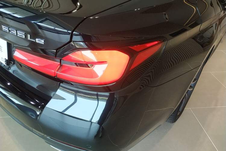 Used BMW 5 Series New Energy 2022 Second Facelift 535Le M Sport Package Right Rear Taillight
