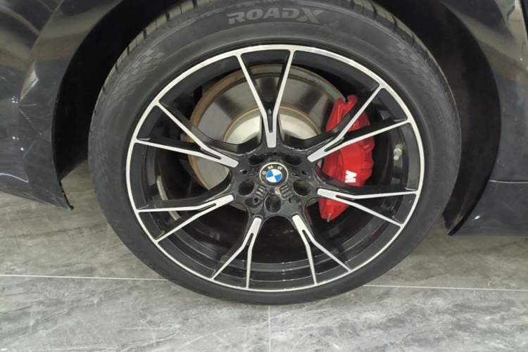 Used BMW 5 Series New Energy 2022 Restyled 535Le M Sport Package Right Rear Wheel Hub