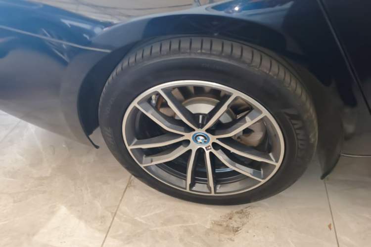 Used BMW 5 Series New Energy 2022 Second Facelift 535Le Pioneer Edition M Sport Package Right Rear Wheel Hub
