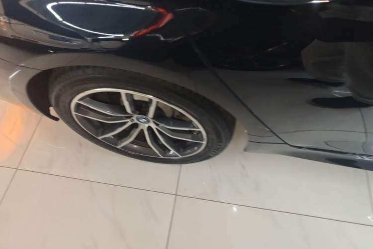 Used BMW 5 Series New Energy 2022 Updated Version 535Le Luxury Package Right Rear Wheel Hub