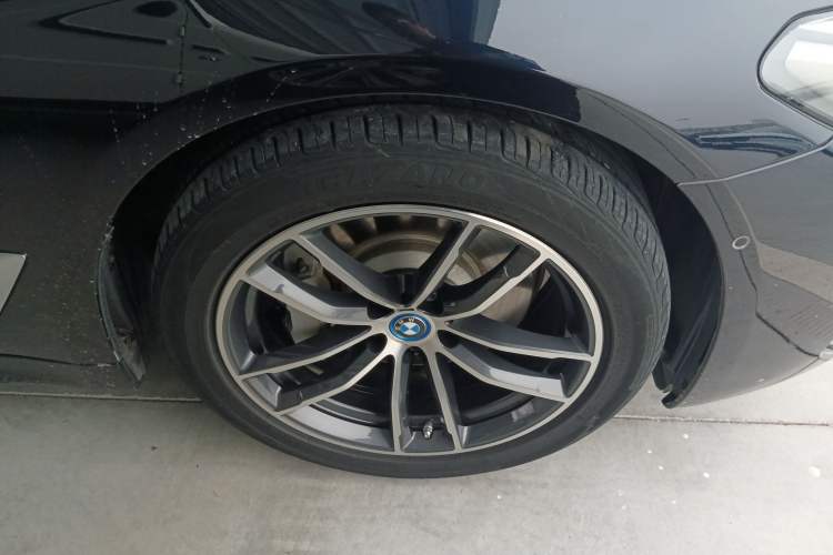 Used BMW 5 Series New Energy 2022 535Le M Sport Package Right Rear Wheel Hub