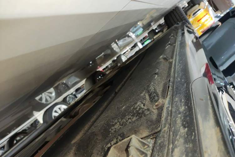 Used BMW 5 Series New Energy 2022 Second Facelift 535Le M Sport Package Right Side Sill