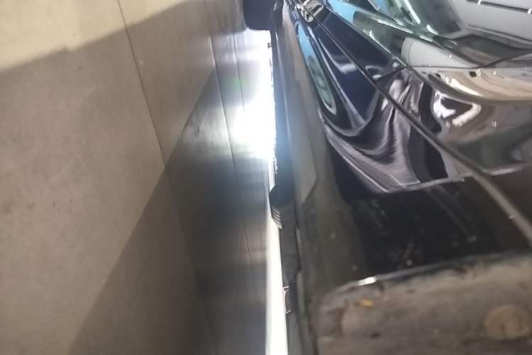 Used BMW 5 Series New Energy 2022 Restyled 535Le M Sport Package Right Side Sill