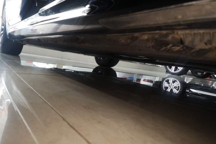 Used BMW 5 Series New Energy 2022 535Le M Sport Package Right Side Sill