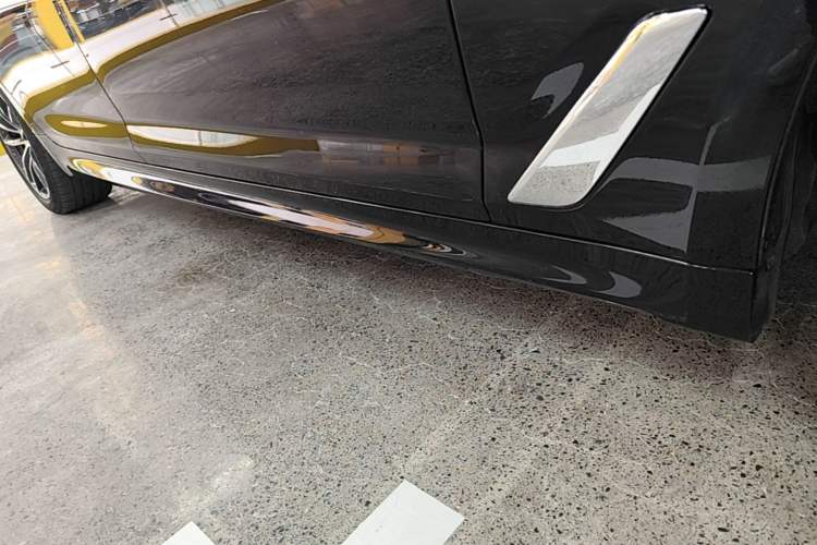 Used BMW 5 Series New Energy 2022 Second Facelift 535Le M Sport Package Right Side Sill