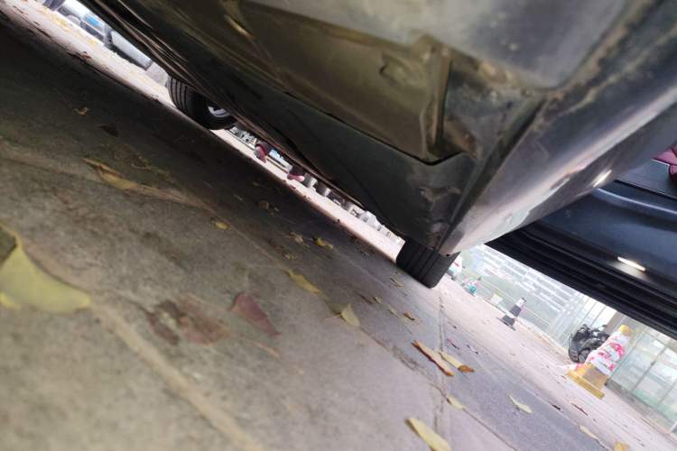 Used BMW 5 Series New Energy 2022 535Le Pioneer Edition M Sport Package Right Side Sill