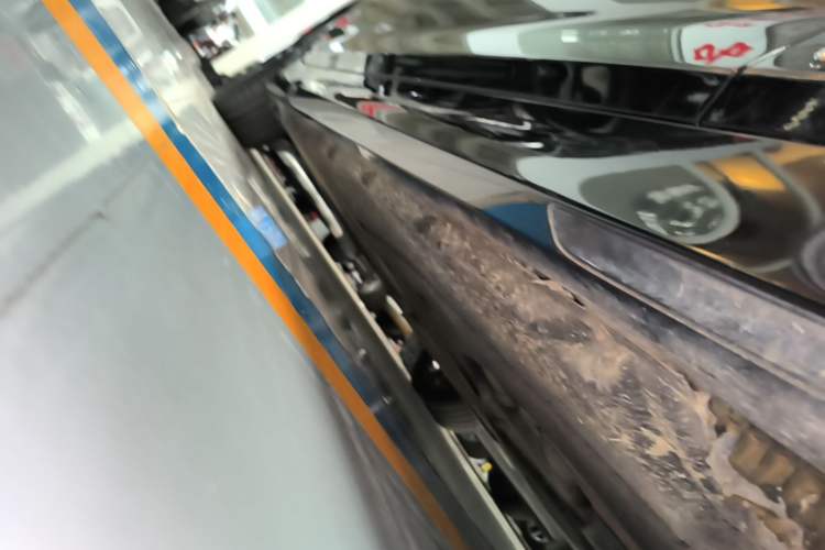 Used BMW 5 Series New Energy 2022 Updated Version 535Le Luxury Package Right Side Sill