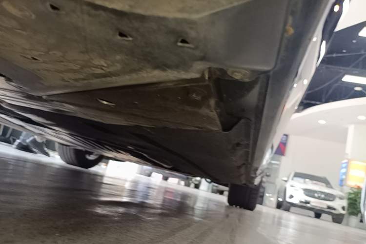 Used BMW 5 Series New Energy 2022 Second Facelift 535Le Luxury Package Right Side Sill