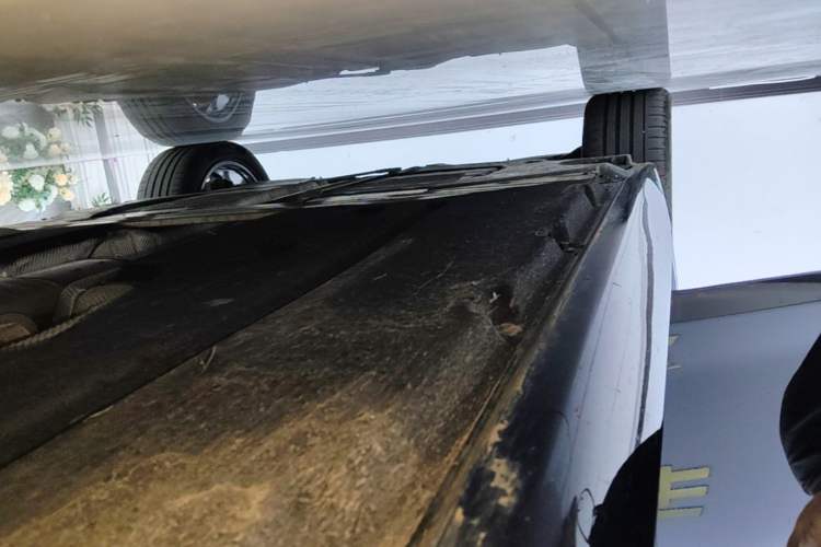 Used BMW 5 Series New Energy 2022 Restyled 535Le M Sport Package Right Side Sill