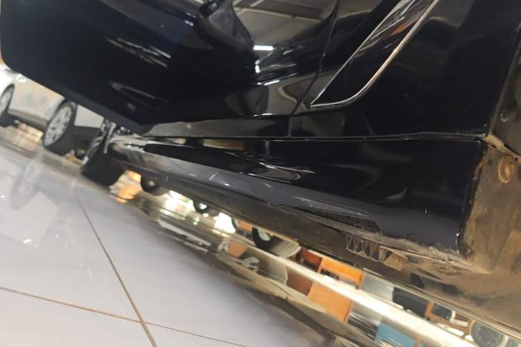 Used BMW 5 Series New Energy 2022 Updated Version 535Le Luxury Package Right Side Sill