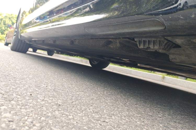Used BMW 5 Series New Energy 2022 Restyled 535Le Pioneer Edition M Sport Package Right Side Sill