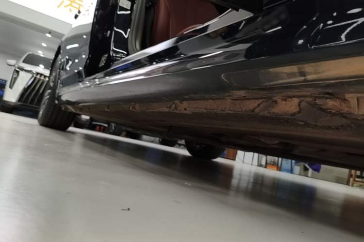 Used BMW 5 Series New Energy 2022 Restyled 535Le M Sport Package Right Side Sill