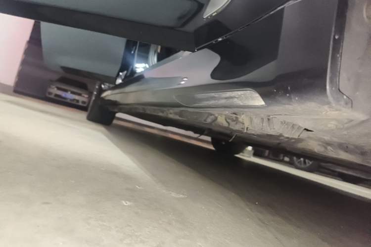 Used BMW 5 Series New Energy 2022 Restyled 535Le M Sport Package Right Side Sill
