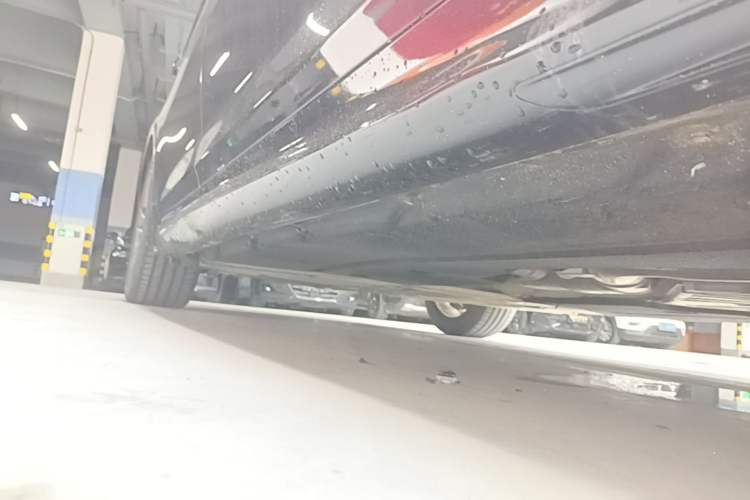 Used BMW 5 Series New Energy 2022 Second Facelift 535Le M Sport Package Right Side Sill