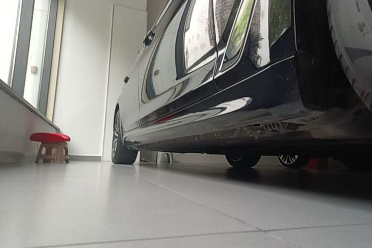 Used BMW 5 Series New Energy 2022 Second Facelift 535Le M Sport Package Right Side Sill
