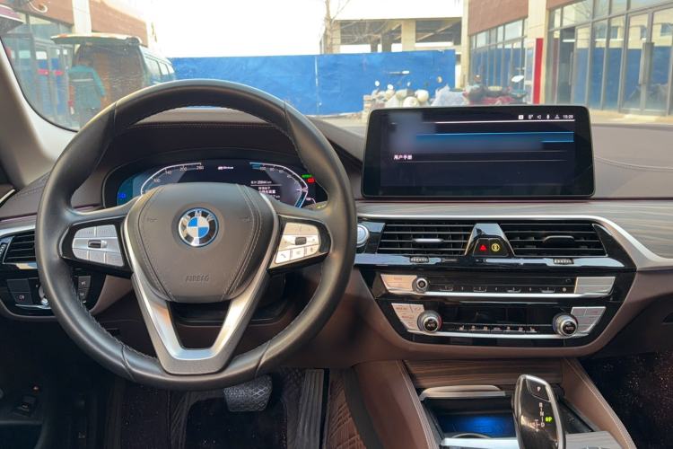 Used BMW 5 Series New Energy 2022 Second Facelift 535Le Luxury Package Steering Wheel