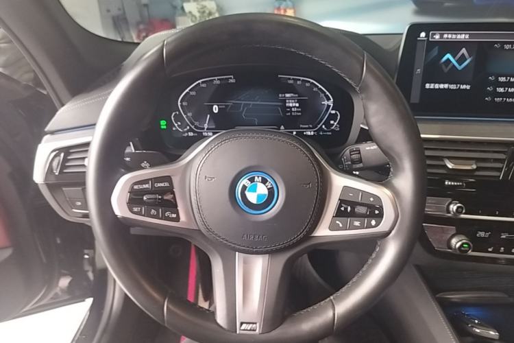 Used BMW 5 Series New Energy 2022 Restyled 535Le M Sport Package Steering Wheel