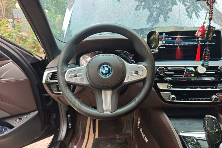 Used BMW 5 Series New Energy 2022 Restyled 535Le M Sport Package Steering Wheel