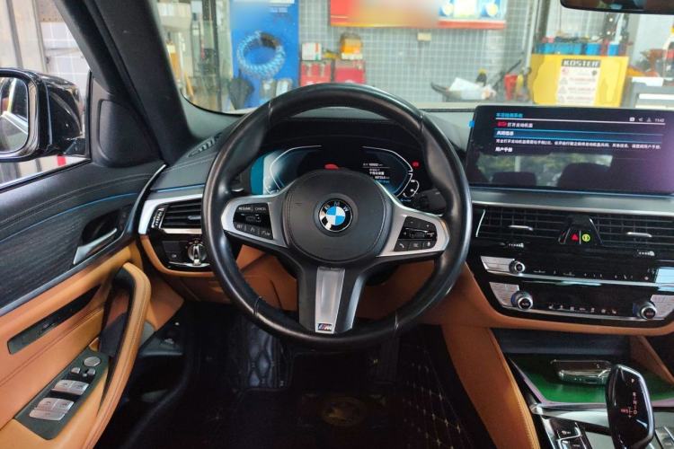 Used BMW 5 Series New Energy 2022 535Le M Sport Package Steering Wheel