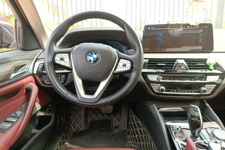 Used BMW 5 Series New Energy 2022 Updated Version 535Le Luxury Package Steering Wheel
