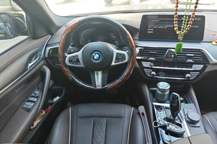 Used BMW 5 Series New Energy 2022 Restyled 535Le M Sport Package Steering Wheel