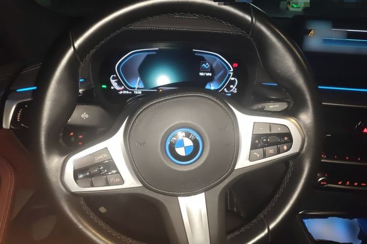 Used BMW 5 Series New Energy 2022 Updated Version 535Le Luxury Package Steering Wheel