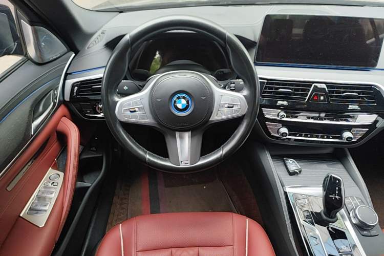 Used BMW 5 Series New Energy 2022 Second Facelift 535Le M Sport Package Steering Wheel