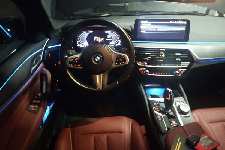 Used BMW 5 Series New Energy 2022 Restyled 535Le M Sport Package Steering Wheel
