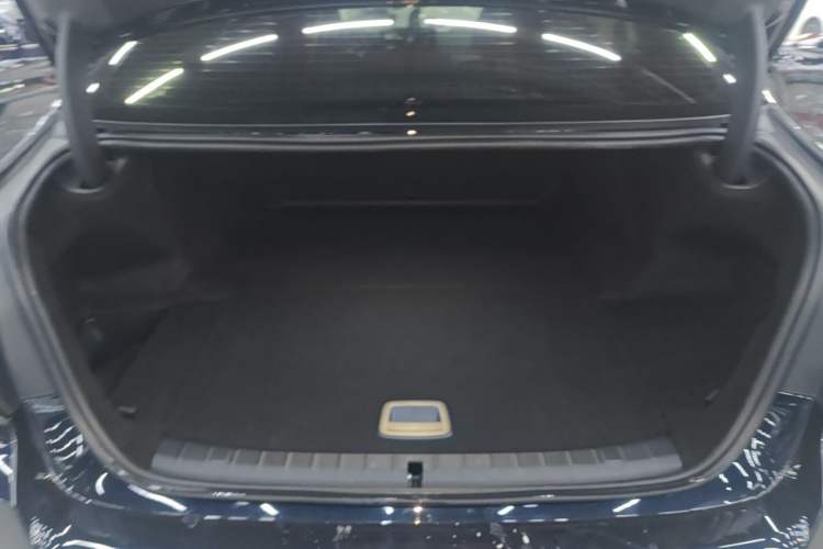 Used BMW 5 Series New Energy 2022 Second Facelift 535Le Pioneer Edition M Sport Package Trunk