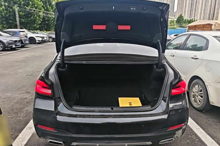 Used BMW 5 Series New Energy 2022 Restyled 535Le M Sport Package Trunk