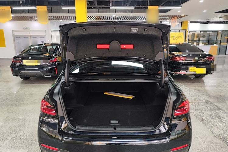 Used BMW 5 Series New Energy 2022 Second Facelift 535Le M Sport Package Trunk