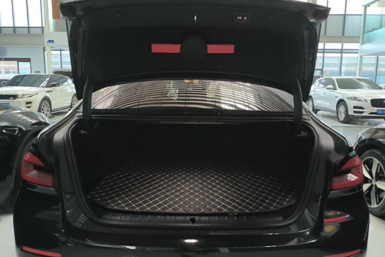Used BMW 5 Series New Energy 2022 Updated Version 535Le Luxury Package Trunk