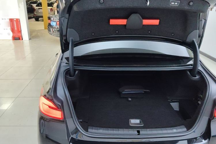 Used BMW 5 Series New Energy 2022 Restyled 535Le M Sport Package Trunk