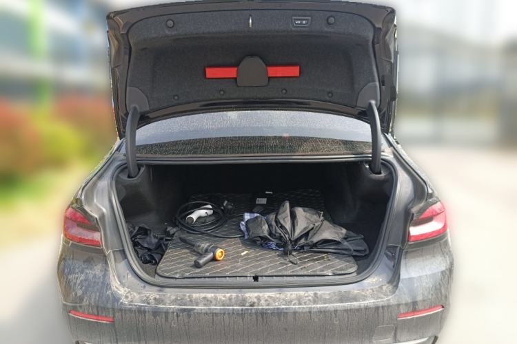 Used BMW 5 Series New Energy 2022 Updated Version 535Le Luxury Package Trunk