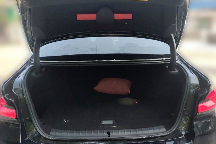 Used BMW 5 Series New Energy 2022 Second Facelift 535Le M Sport Package Trunk