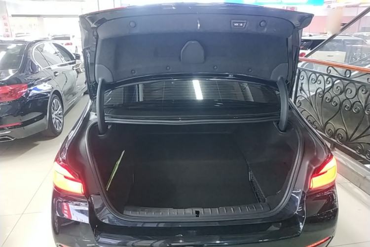 Used BMW 5 Series New Energy 2022 535Le M Sport Package Trunk
