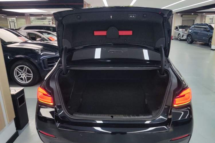 Used BMW 5 Series New Energy 2022 Second Facelift 535Le Pioneer Edition M Sport Package Trunk