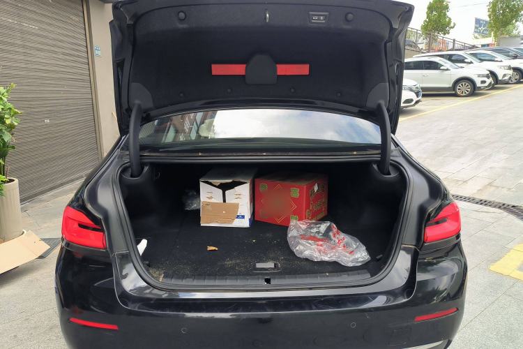 Used BMW 5 Series New Energy 2022 Updated Version 535Le Luxury Package Trunk