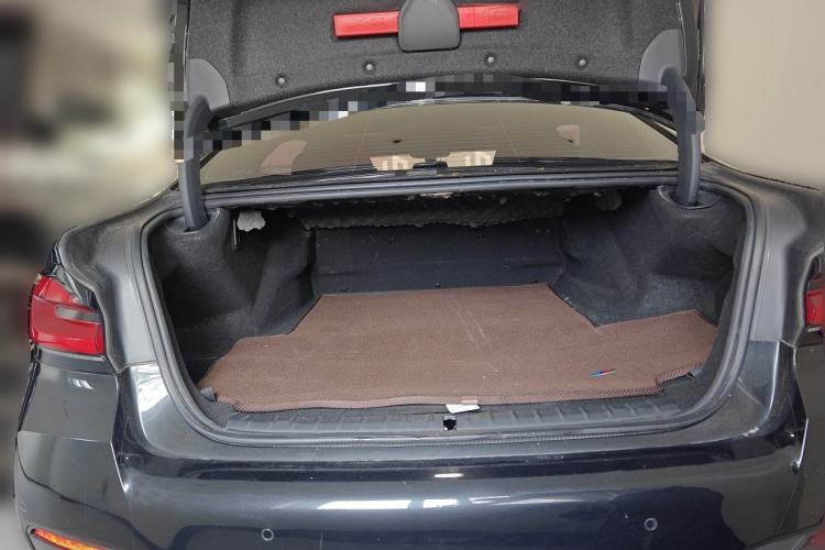 Used BMW 5 Series New Energy 2022 535Le Pioneer Edition M Sport Package Trunk