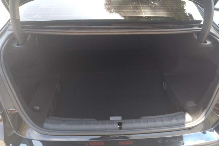 Used BMW 5 Series New Energy 2022 Second Facelift 535Le Luxury Package Trunk