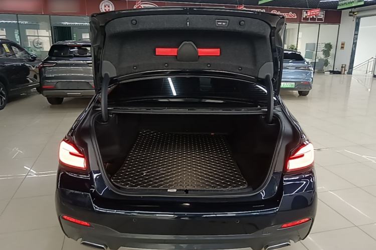 Used BMW 5 Series New Energy 2022 Restyled 535Le M Sport Package Trunk