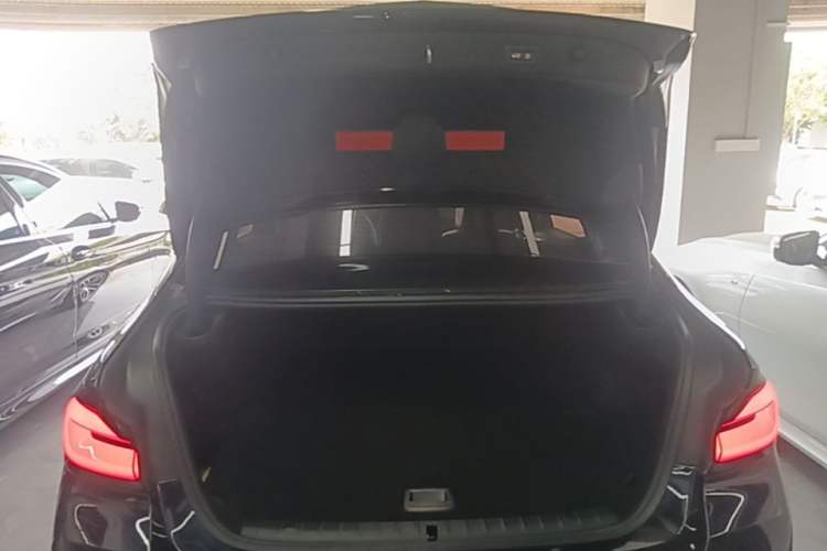 Used BMW 5 Series New Energy 2022 Restyled 535Le M Sport Package Trunk