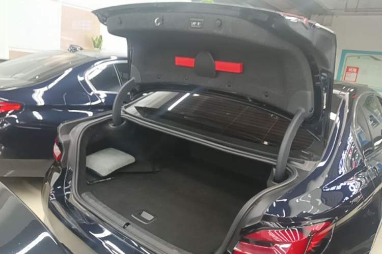 Used BMW 5 Series New Energy 2022 Restyled 535Le M Sport Package Trunk