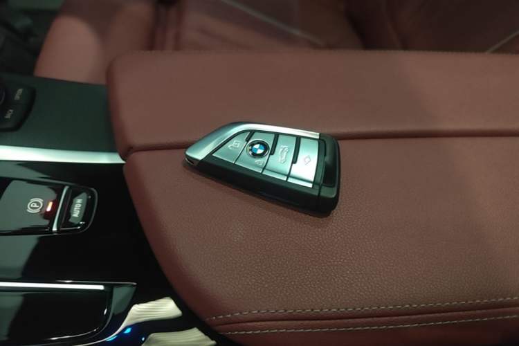 Used BMW 5 Series New Energy 2022 535Le Pioneer Edition M Sport Package Vehicle Key
