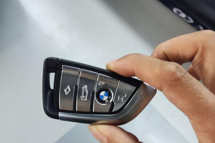 Used BMW 5 Series New Energy 2022 Second Facelift 535Le Pioneer Edition M Sport Package Vehicle Key