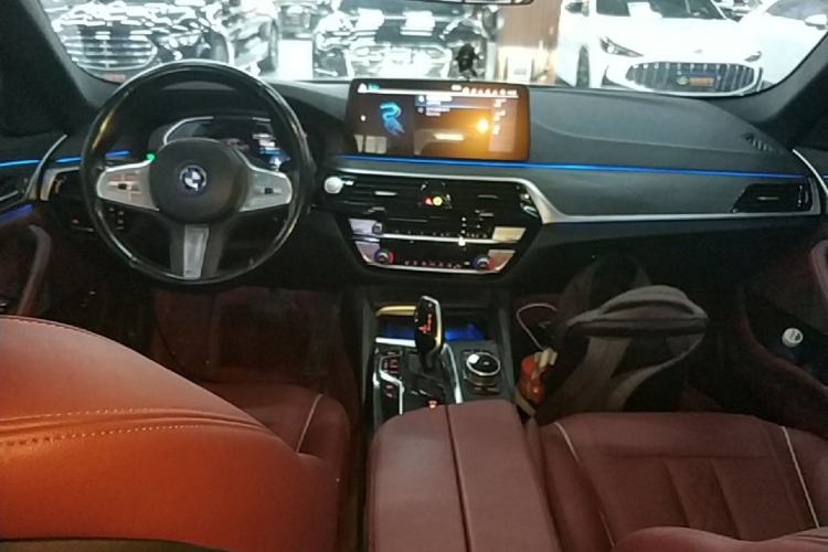 Used BMW 5 Series New Energy 2022 Second Facelift 535Le M Sport Package Center Console