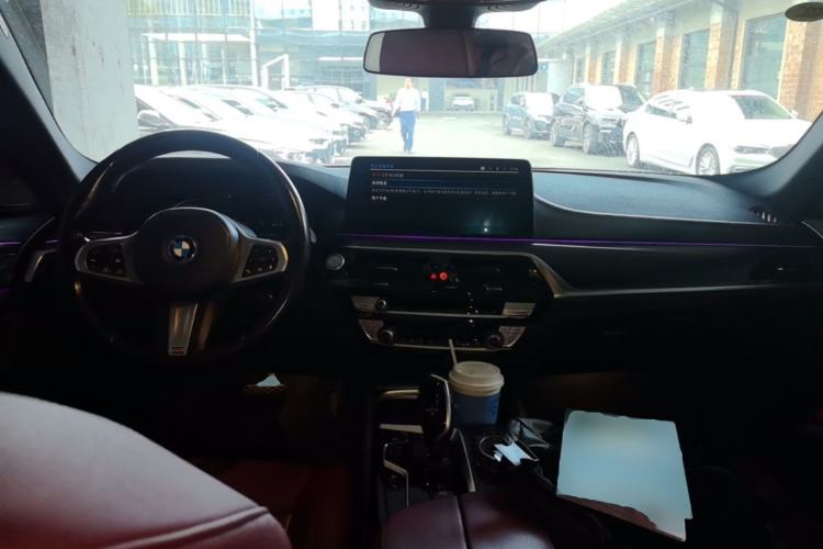 Used BMW 5 Series New Energy 2022 Restyled 535Le Pioneer Edition M Sport Package Center Console