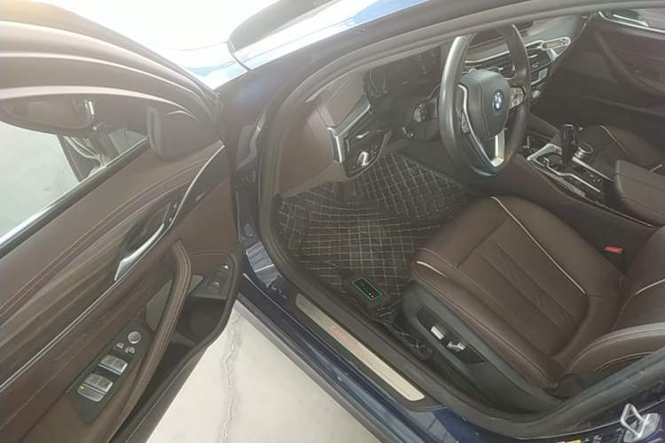 Used BMW 5 Series New Energy 2022 Updated Version 535Le Luxury Package Driver Seat